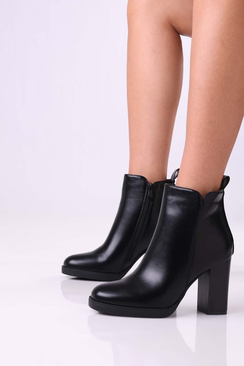 Benito Boots
