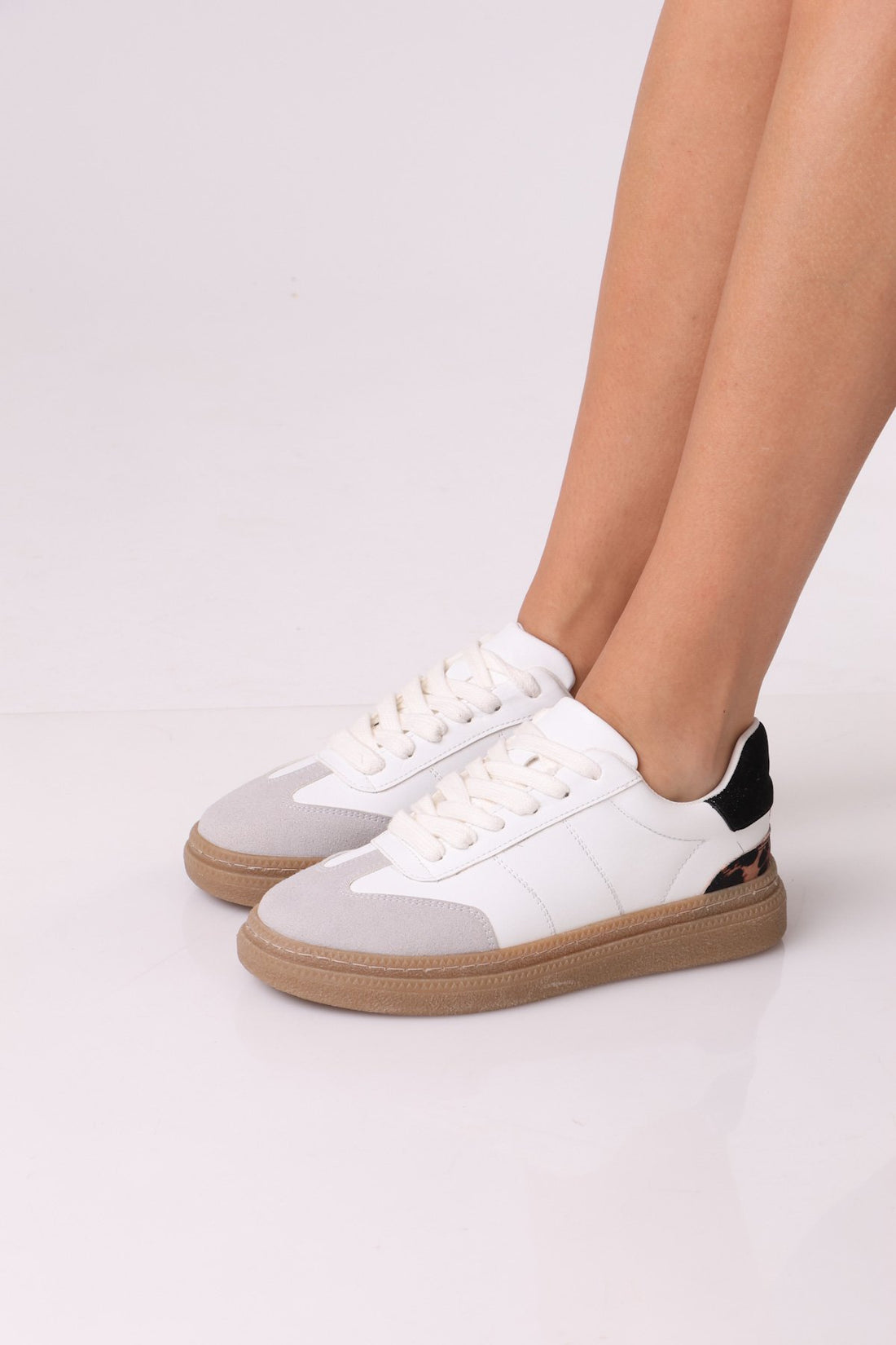 CSN-01 Sneakers