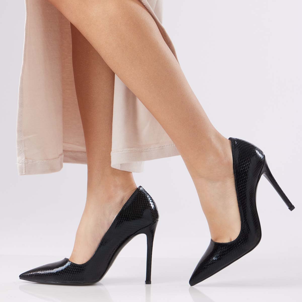 Celia Pumps