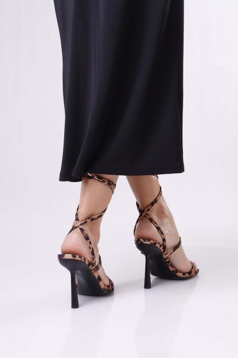 Tarvos Sandals