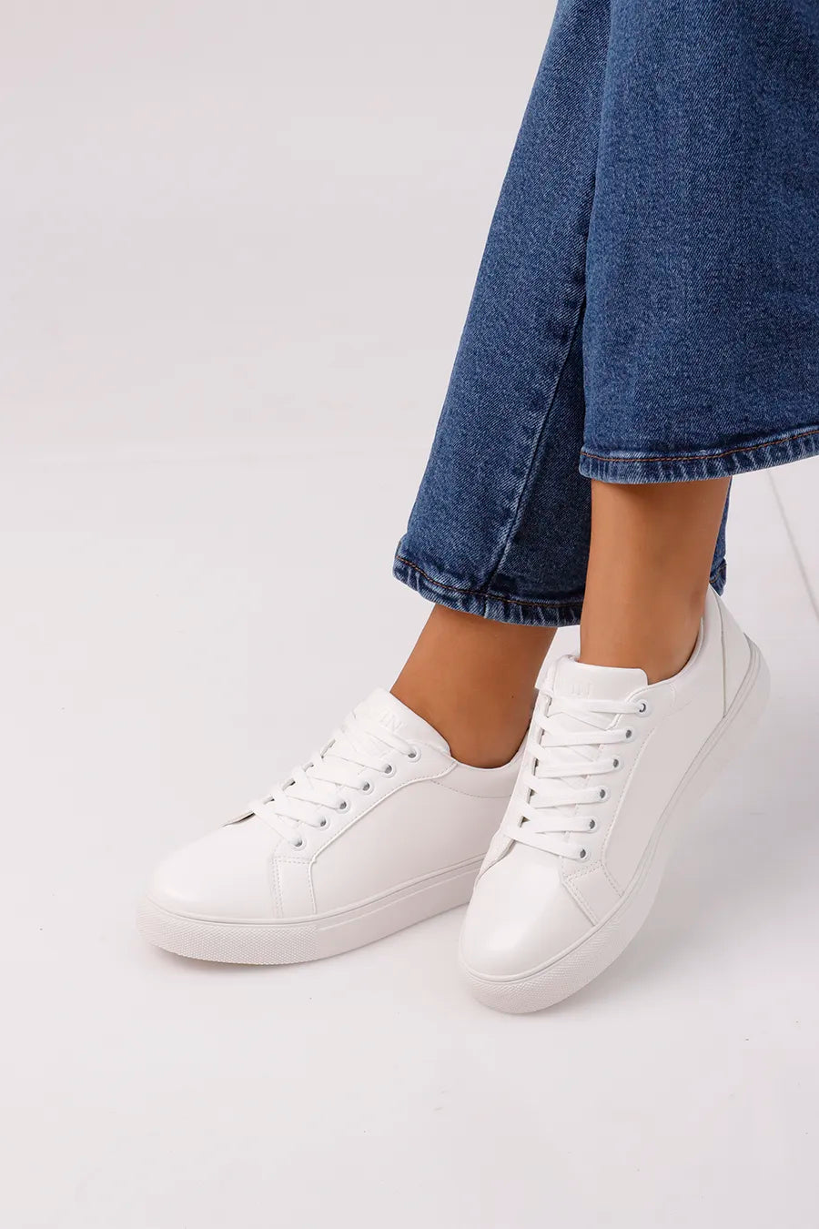 CSN-130 White
