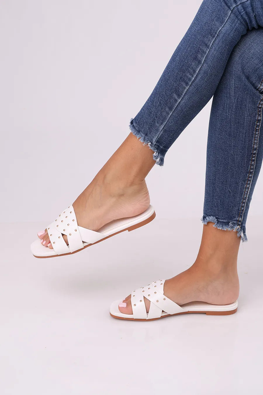 CF-715 White