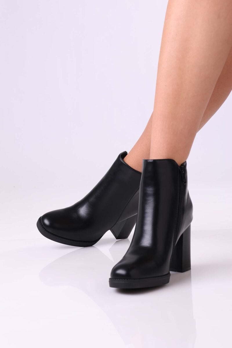 Benito Boots