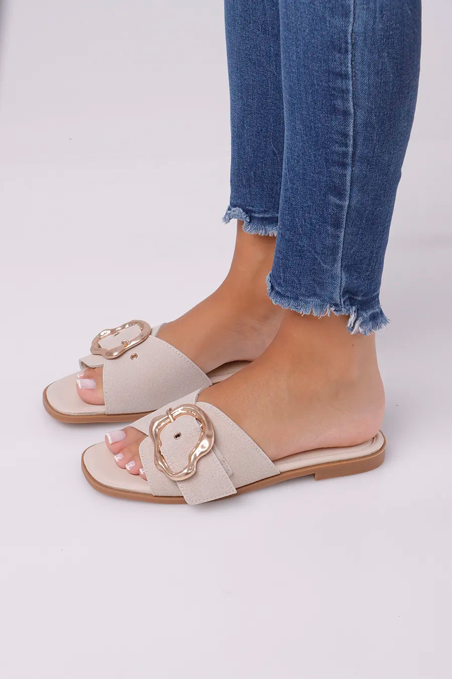 CF-565 Beige