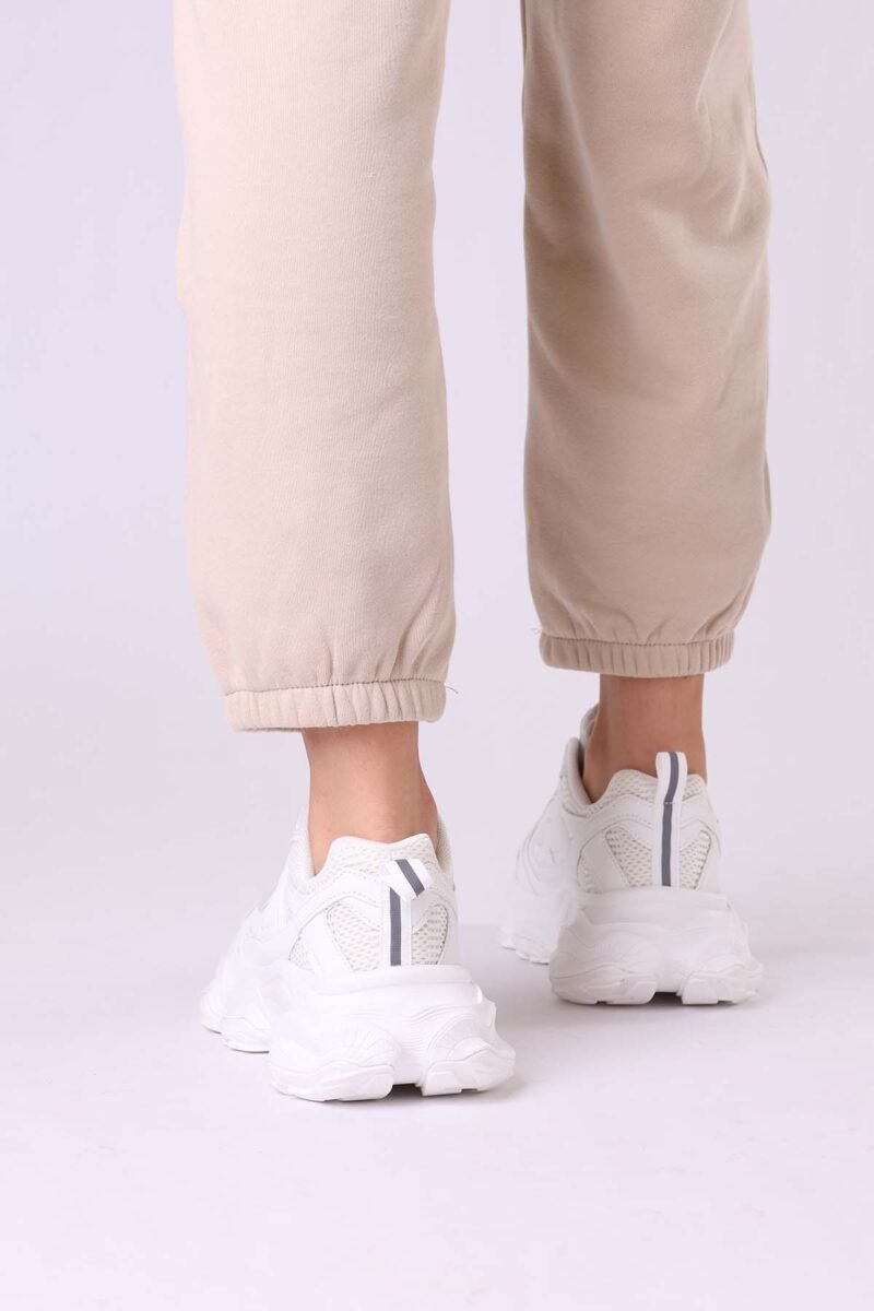 Kiva Sneakers