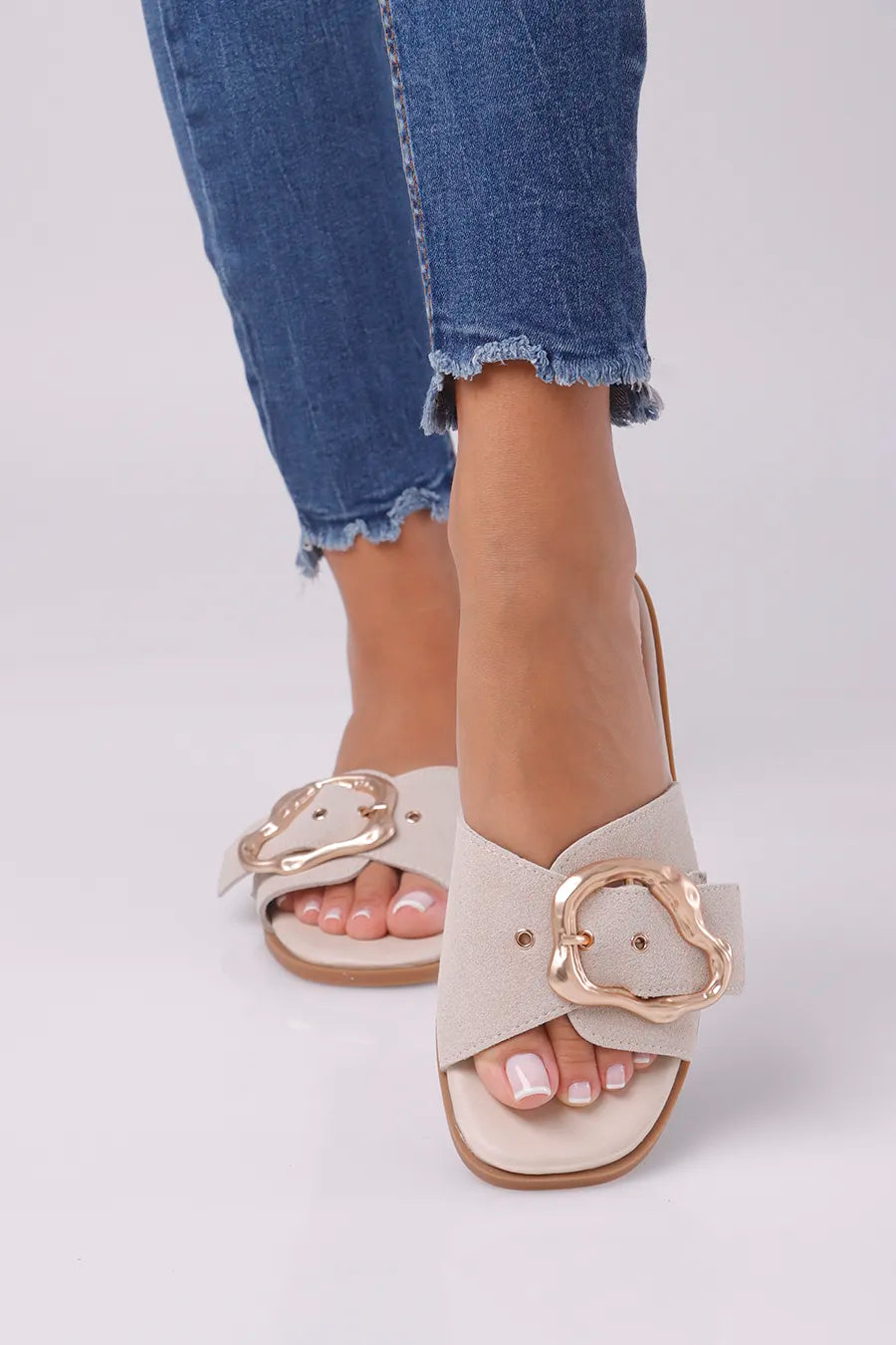 CF-565 Beige