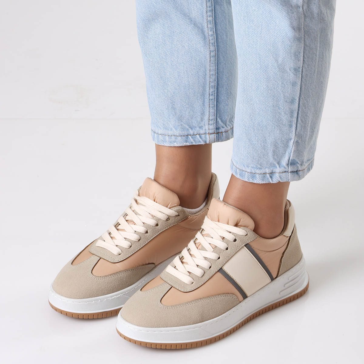 Neves Sneakers
