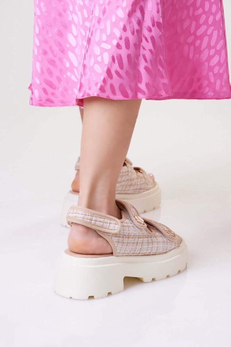 Pegasi Sandal