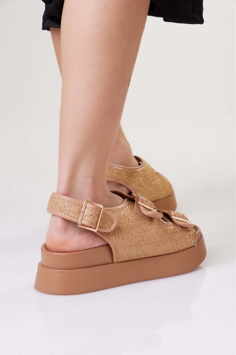 Grand Sandal