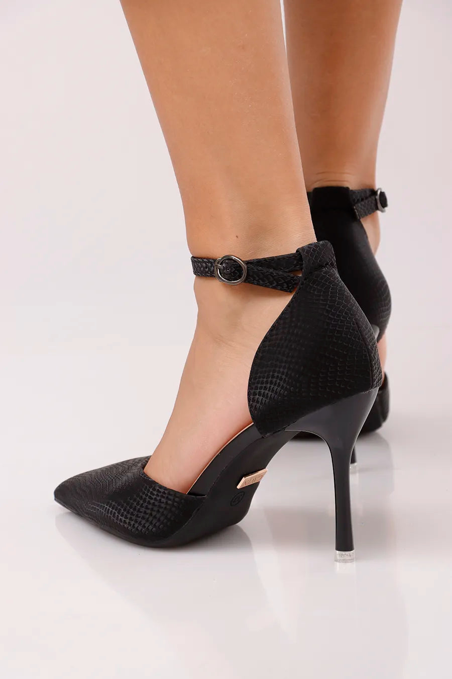 CH-1075 Black