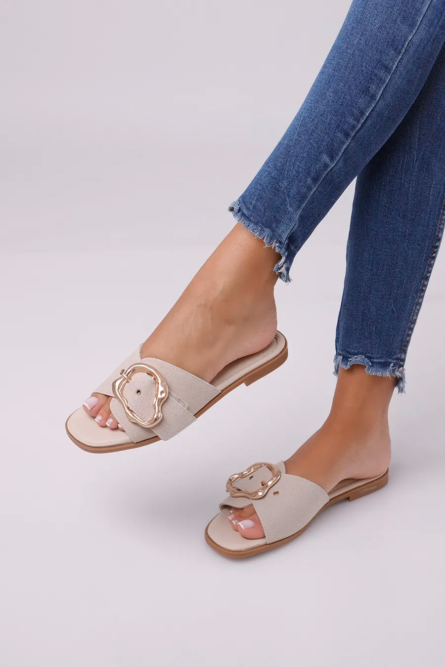 CF-565 Beige