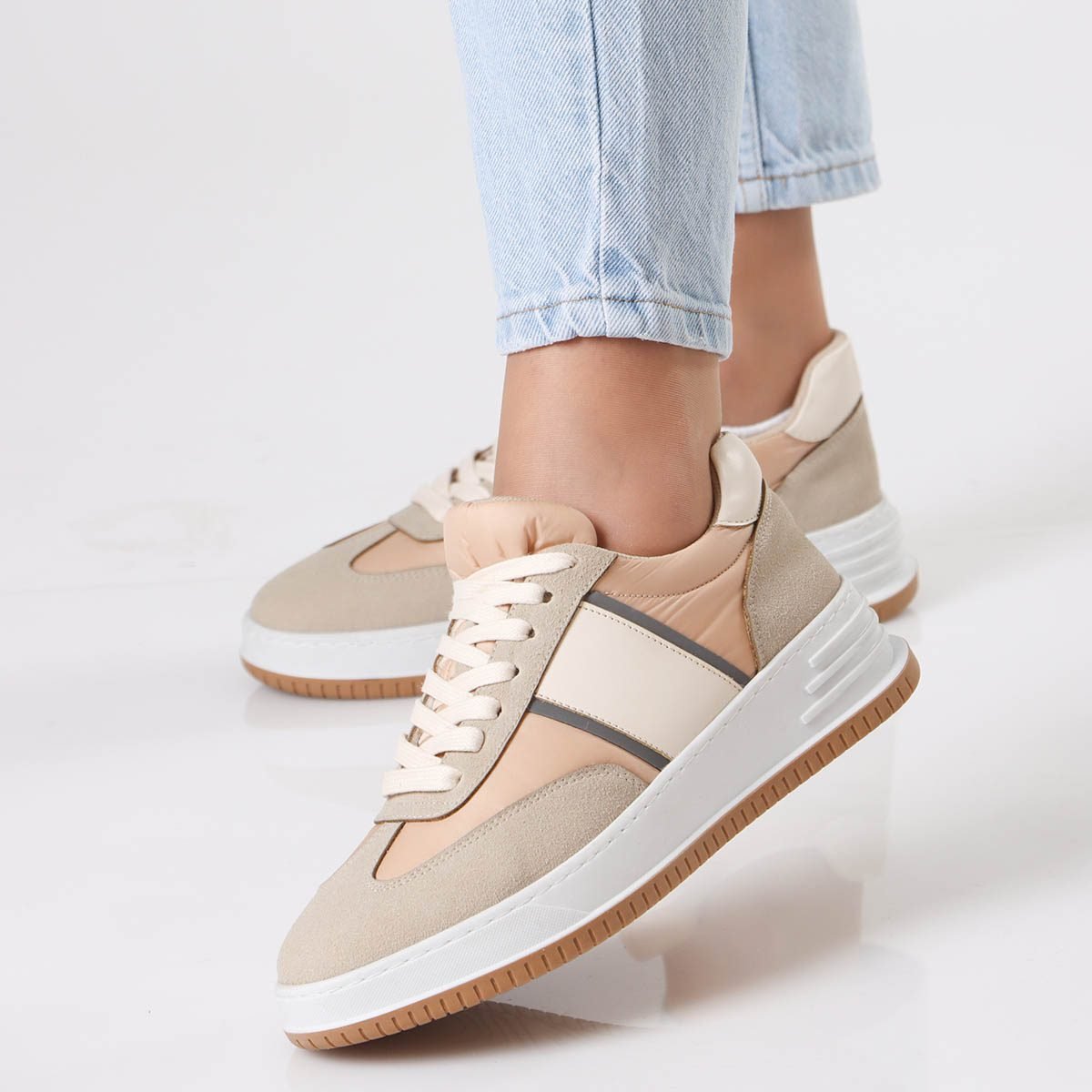 Neves Sneakers