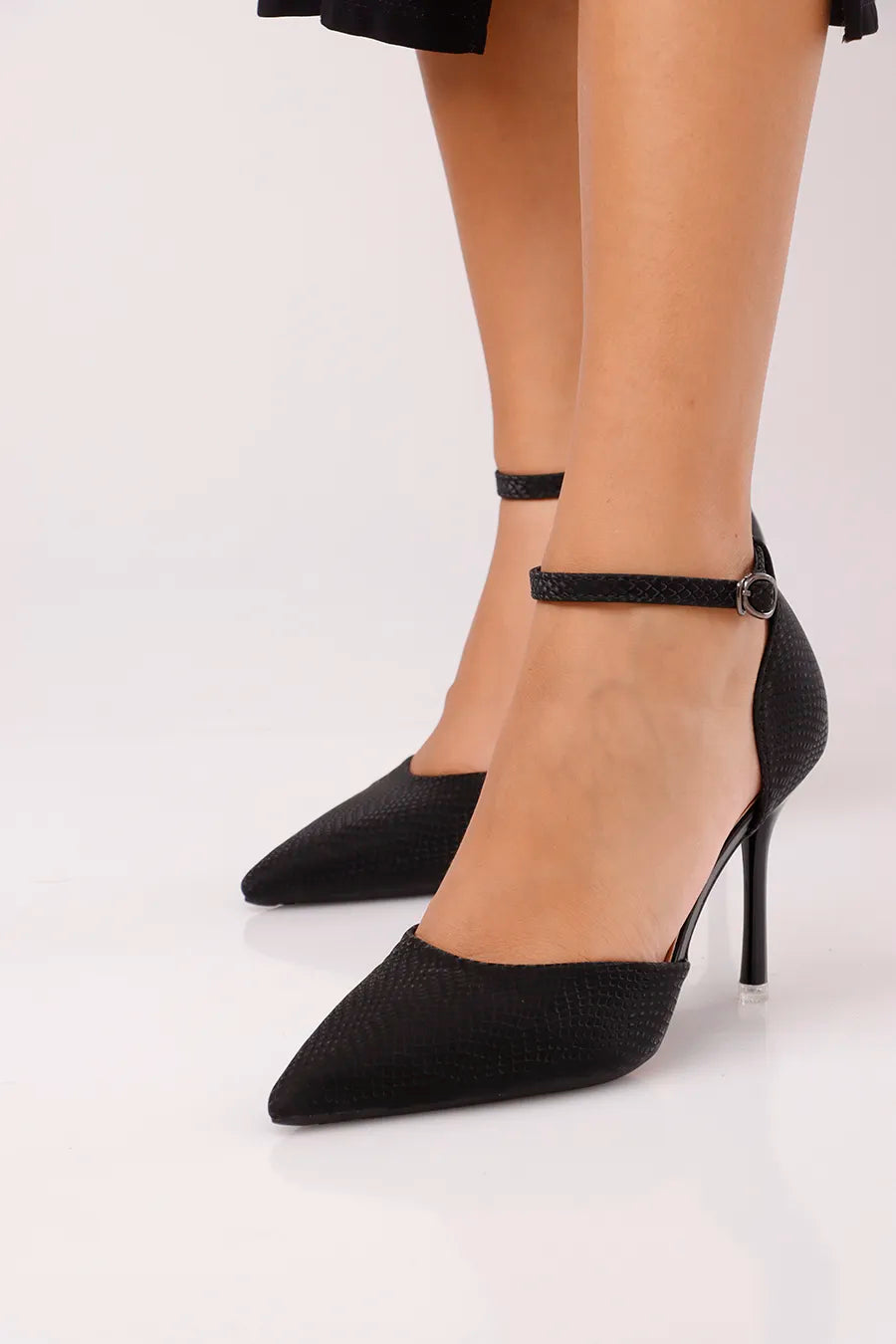 CH-1075 Black