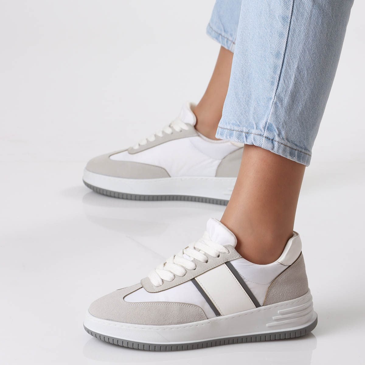 Neves Sneakers