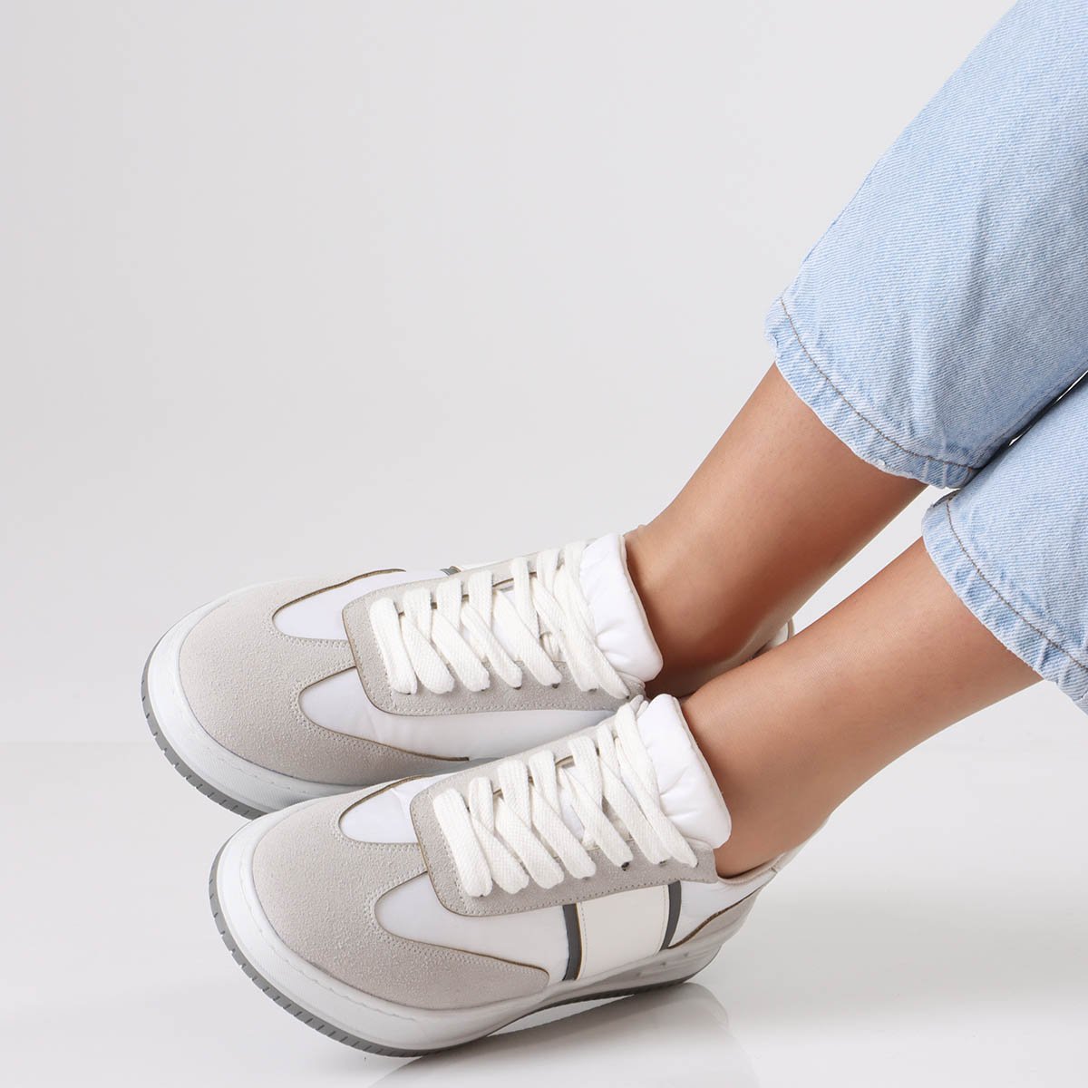 Neves Sneakers