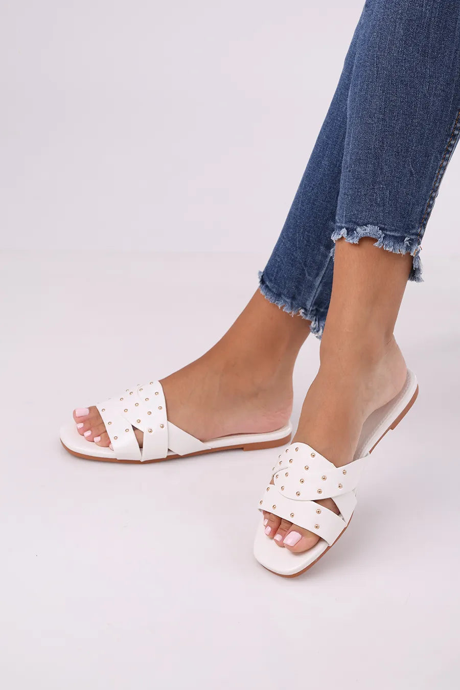 CF-715 White