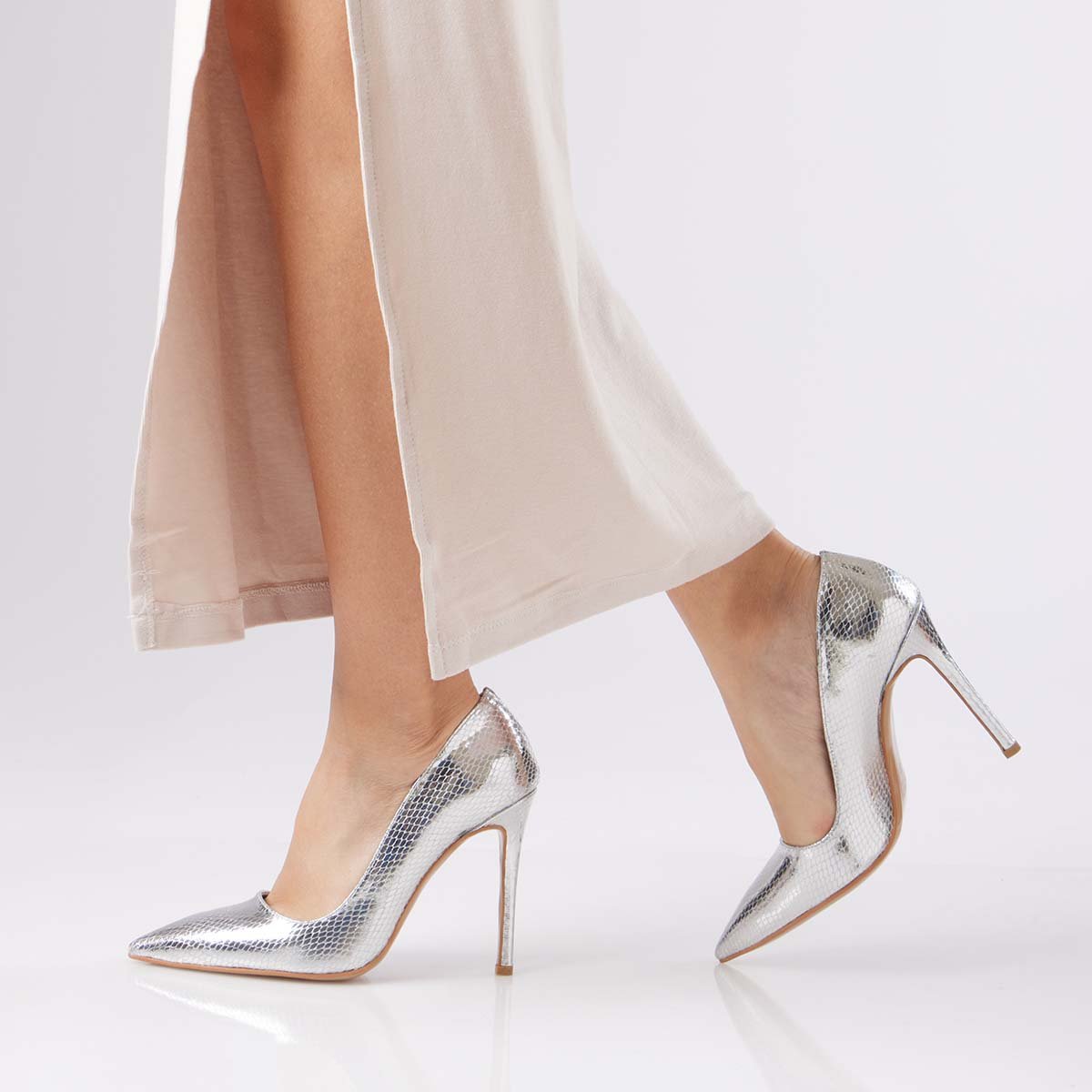 Celia Pumps
