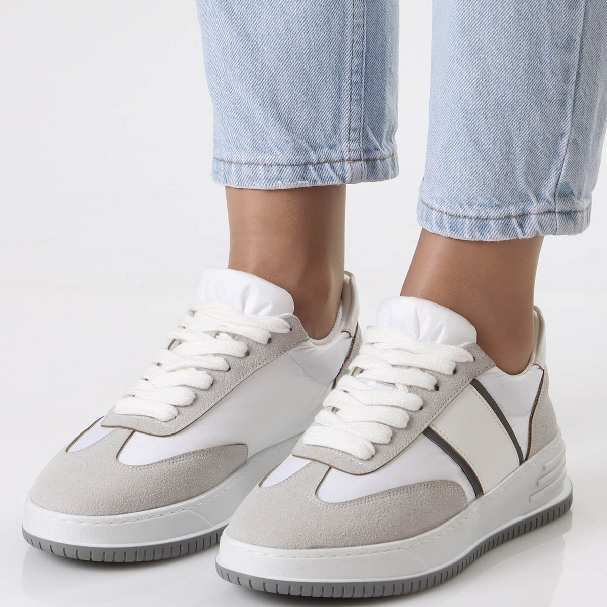 Neves Sneakers