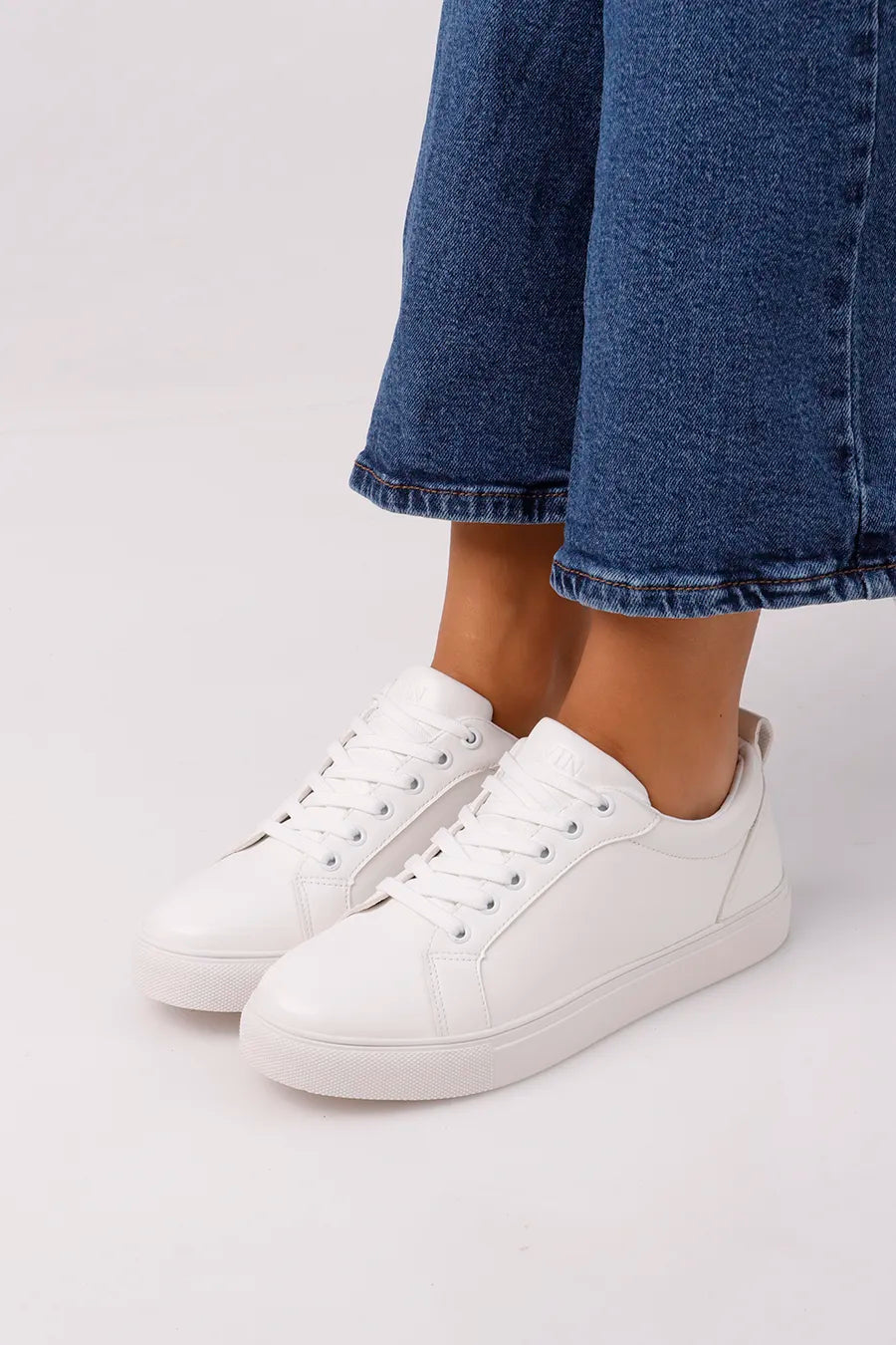 CSN-130 White