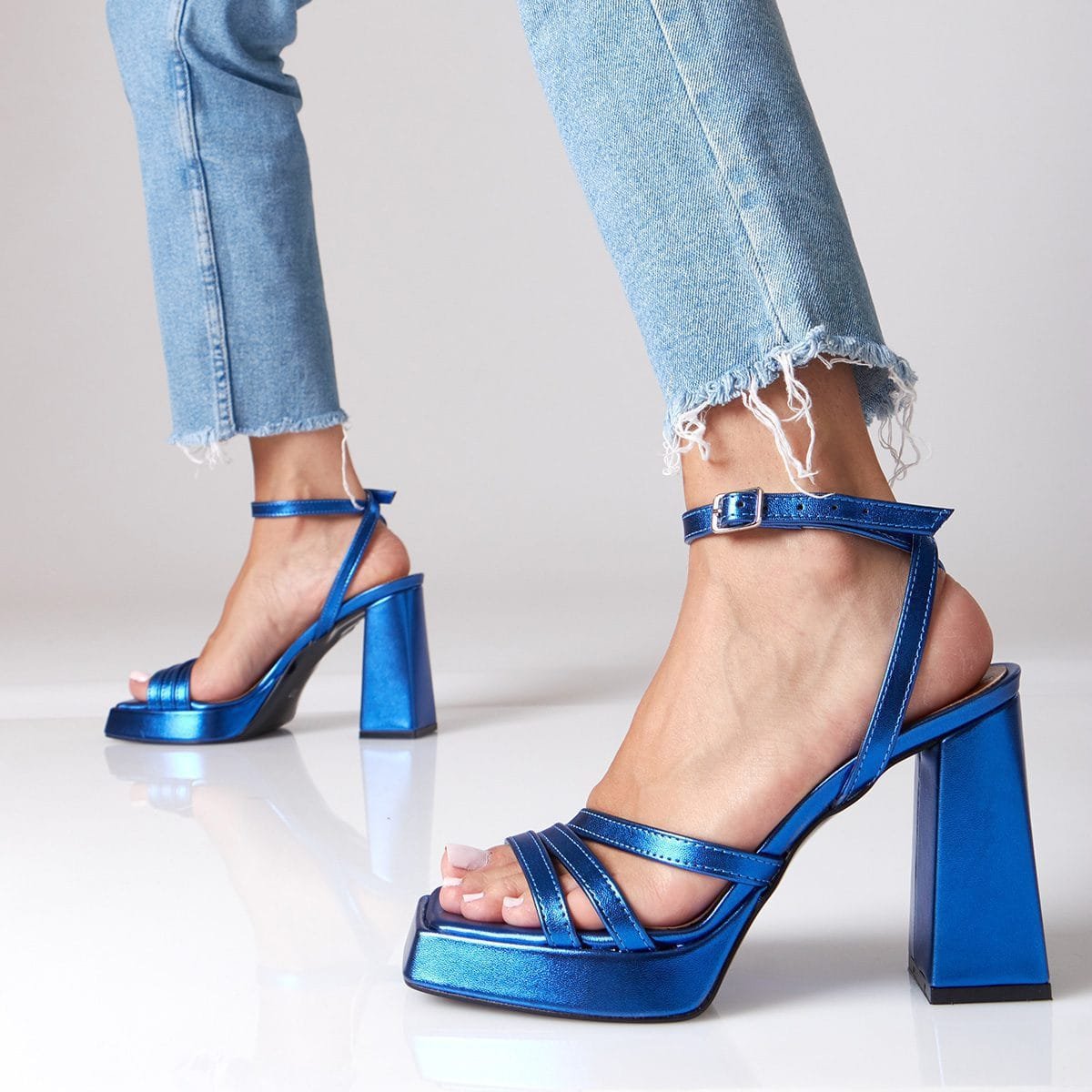 Donna Sandal