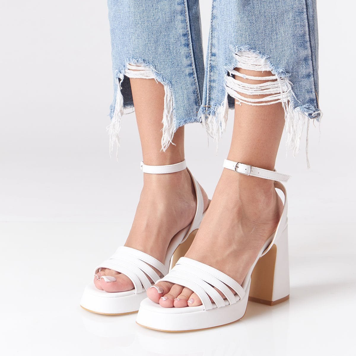 Juanna Sandal