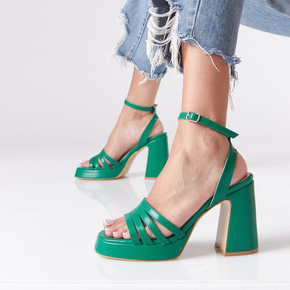 Juanna Sandal
